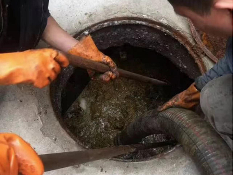 海州清理化粪池时如何避免沼气的危害?